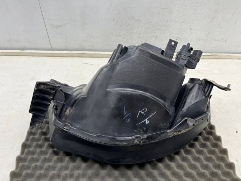 Lampa reflektor Mitsubishi L200 KA KB 05-10r. PRAWA przednia H4 oryginalna prawy przód EU 8301b462 Lampa reflektor Mitsubishi L200 KA KB 05-10r. PRAWA przednia H4 oryginalna prawy przód EU 8301b462