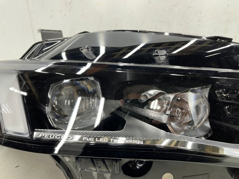 Lampa reflektor Peugeot 508 II 18-23r. PRAWA przednia FULL LED Europa oryginal PRAWY przód 9839014080 Lampa reflektor Peugeot 508 II 18-23r. PRAWA przednia FULL LED Europa oryginal PRAWY przód 9839014080