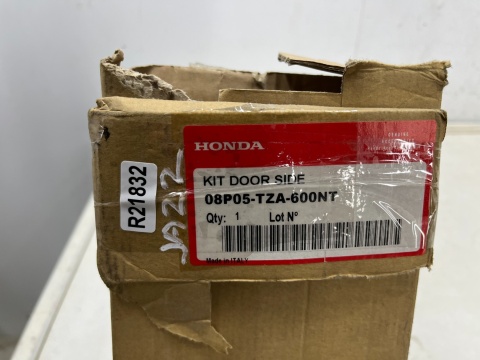 Listwa Honda Jazz 5 V 20r.- NOWE oryginalne nakładki dodatkowe ochronne na drzwi KPL 08p05-tza-600nt Listwa Honda Jazz 5 V 20r.- NOWE oryginalne nakładki dodatkowe ochronne na drzwi KPL 08p05-tza-600nt