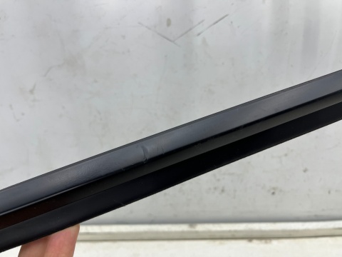 Listwa Mazda 2 III DJ DL 14r.- NOWA lewa tylna listwa zgarniająca uszczelka zewnętrzna drzwi lewy tył Listwa Mazda 2 III DJ DL 14r.- NOWA lewa tylna listwa zgarniająca uszczelka zewnętrzna drzwi lewy tył