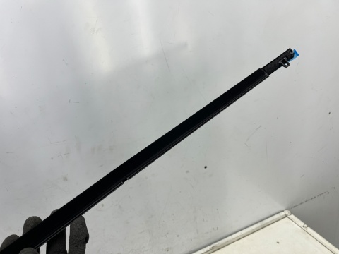 Listwa Mazda 3 IV BP 19r.- NOWA prawa przednia listwa zgarniająca uszczelka zewnętrzna drzwi prawy przód bdmt-50-640c Listwa Mazda 3 IV BP 19r.- NOWA prawa przednia listwa zgarniająca uszczelka zewnętrzna drzwi prawy przód bdmt-50-640c