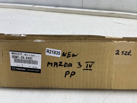 Listwa Mazda 3 IV BP 19r.- NOWA prawa przednia listwa zgarniająca uszczelka zewnętrzna drzwi prawy przód bdmt-50-640c Listwa Mazda 3 IV BP 19r.- NOWA prawa przednia listwa zgarniająca uszczelka zewnętrzna drzwi prawy przód bdmt-50-640c
