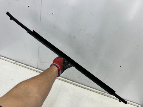 Listwa Mazda CX-5 II CX5 II KF 17r.- NOWA lewa tylna listwa zgarniająca uszczelka zewnętrzna drzwi CHROM lewy tył Listwa Mazda CX-5 II CX5 II KF 17r.- NOWA lewa tylna listwa zgarniająca uszczelka zewnętrzna drzwi CHROM lewy tył