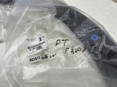 Listwa Peugeot 3008 II 16r.- NOWA prawa tylna nakładka rant błotnika CIENKA wąska prawy tył 9825289077 Listwa Peugeot 3008 II 16r.- NOWA prawa tylna nakładka rant błotnika CIENKA wąska prawy tył 9825289077
