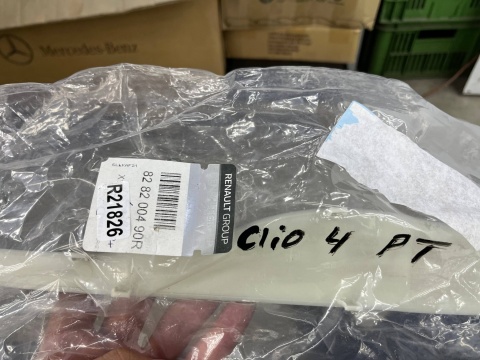 Listwa Renault Clio 4 IV 12-20r. prawa tylna dolna listewka ozdobna nakładki drzwi prawy tył 828200490r Listwa Renault Clio 4 IV 12-20r. prawa tylna dolna listewka ozdobna nakładki drzwi prawy tył 828200490r