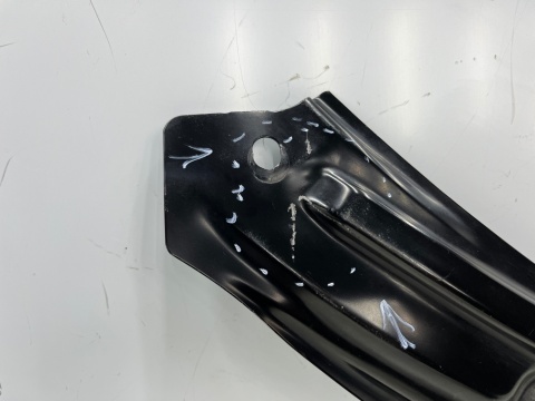 Pas przedni Mazda CX-5 II KF CX5 II 17r.- górne wzmocnienie zamka maski oryginalny kb7w