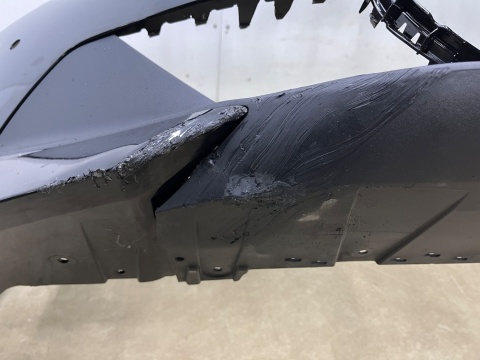 Zderzak przedni BMW i4 G26 eDrive 22r.- przód PDC 8738585 Zderzak przedni BMW i4 G26 eDrive 22r.- przód PDC 8738585