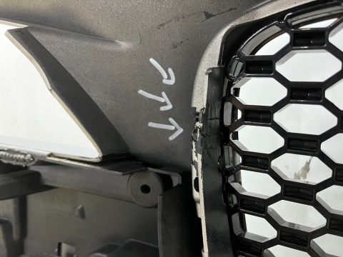 Zderzak przedni Jaguar F-Pace X761 R Sport 16r.- przód PDC HK8M-17F003-A Zderzak przedni Jaguar F-Pace X761 R Sport 16r.- przód PDC HK8M-17F003-A