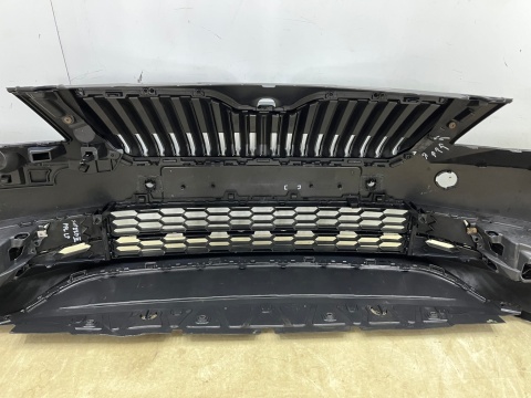 Zderzak przedni Skoda Superb III 3 15-19r. Przedlift przód 6XPDC spryski 3V0807221 Zderzak przedni Skoda Superb III 3 15-19r. Przedlift przód 6XPDC spryski 3V0807221