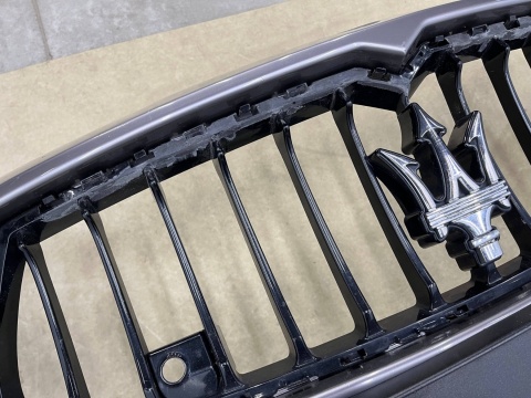 Zderzak przedni Maserati Ghibli 13-17r. Przedlift przód 6XPDC spryski 670010937 Zderzak przedni Maserati Ghibli 13-17r. Przedlift przód 6XPDC spryski 670010937