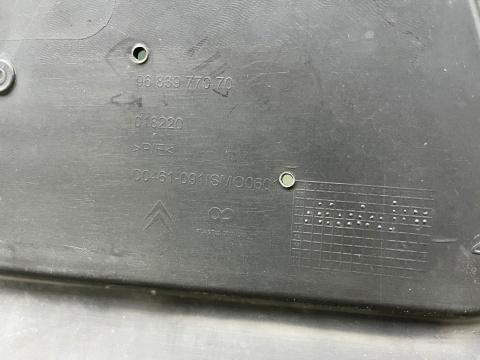 Zderzak tylny Citroen C3 2 II 09-16r. tył 4XPDC 9683977070 Zderzak tylny Citroen C3 2 II 09-16r. tył 4XPDC 9683977070