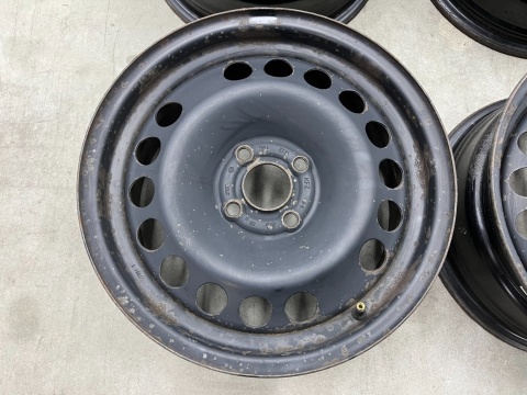 Felgi stalowe Felga Opel Corsa Tigra Astra 15 cali 6,5jx15 ET35 4x100 KOMPLET 2150164 Felgi stalowe Felga Opel Corsa Tigra Astra 15 cali 6,5jx15 ET35 4x100 KOMPLET 2150164