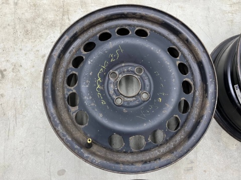 Felgi stalowe Felga Opel Corsa Tigra Astra 15 cali 6,5jx15 ET35 4x100 KOMPLET 2150164 Felgi stalowe Felga Opel Corsa Tigra Astra 15 cali 6,5jx15 ET35 4x100 KOMPLET 2150164
