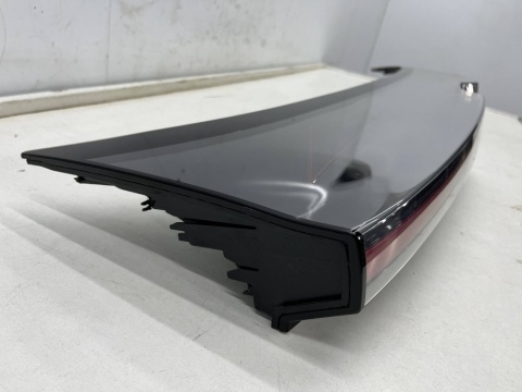 Lampa MG 4 MG4 Mulan Electric 22r.- światło w klape blenda LED 10976795 Lampa MG 4 MG4 Mulan Electric 22r.- światło w klape blenda LED 10976795