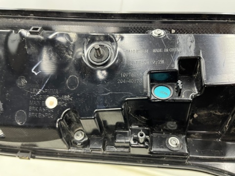 Lampa MG 4 MG4 Mulan Electric 22r.- światło w klape blenda LED 10976795 Lampa MG 4 MG4 Mulan Electric 22r.- światło w klape blenda LED 10976795