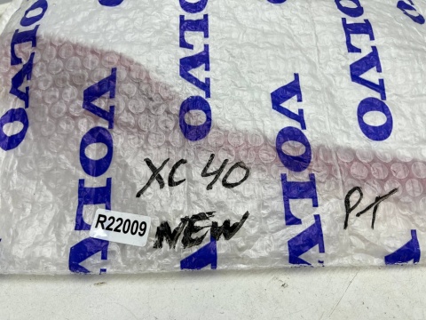 Lampa Volvo XC40 17r.- NOWA prawa tylna lampa przeciwmgielna w zderzak tylny oryginalna prawy tył 31656866 Lampa Volvo XC40 17r.- NOWA prawa tylna lampa przeciwmgielna w zderzak tylny oryginalna prawy tył 31656866