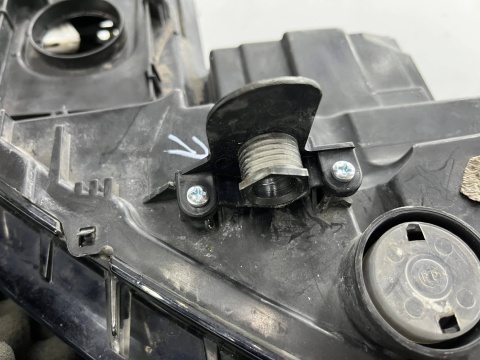 Lampa reflektor VW Passat B7 10-14r. lewa przednia Bi-Xenon bi-ksenon SKRĘTNY pasek LED Europa oryginalna lewy przód 3ab941751 Lampa reflektor VW Passat B7 10-14r. lewa przednia Bi-Xenon bi-ksenon SKRĘTNY pasek LED Europa oryginalna lewy przód 3ab941751
