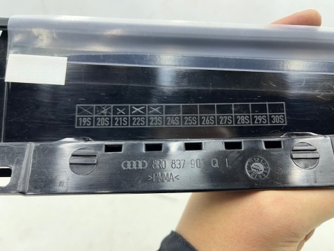 Listwa Audi Q5 I 8R 08-16r. NOWA lewa środkowa nakładka osłona słupka drzwi przednich matowa lewy przód 8r0837901q Listwa Audi Q5 I 8R 08-16r. NOWA lewa środkowa nakładka osłona słupka drzwi przednich matowa lewy przód 8r0837901q