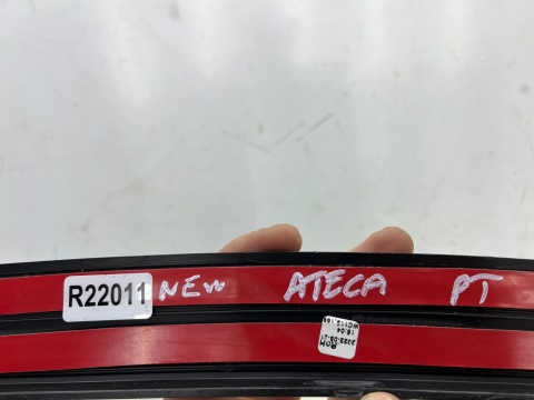 Listwa Seat Ateca 16r.- NOWA prawa tylna nakładka błotnika prawy tył 575854990 Listwa Seat Ateca 16r.- NOWA prawa tylna nakładka błotnika prawy tył 575854990