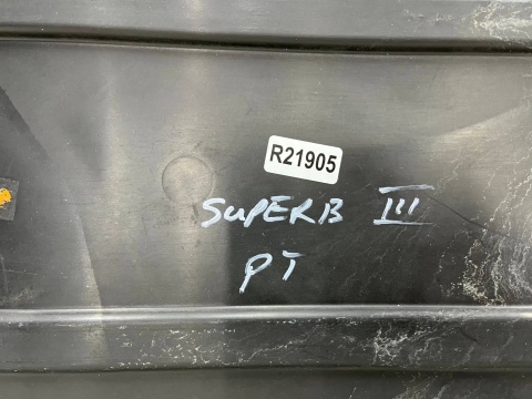 Osłona podwozia Skoda Superb 3 III 15-24r. PRAWA tylna osłona dolna płyta pod zderzak oryginalna 3v0825205a Osłona podwozia Skoda Superb 3 III 15-24r. PRAWA tylna osłona dolna płyta pod zderzak oryginalna 3v0825205a