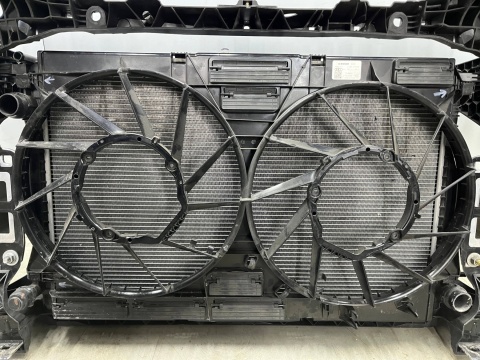 Pas przedni Porsche Cayenne III 9y 18r.- 3.0 4.0 kompletny ramka z chłodnicami wody klimy żaluzje belka wzmocnienie