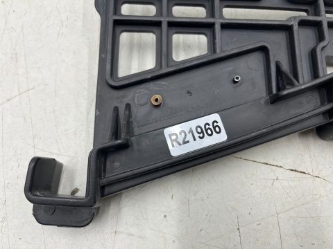 Ślizg Hyundai Tucson I 05-10r. lewe przednie mocowanie reflektora zderzaka wspornik lewy przód 86595-2e000 Ślizg Hyundai Tucson I 05-10r. lewe przednie mocowanie reflektora zderzaka wspornik lewy przód 86595-2e000