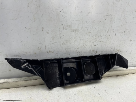 Ślizg Seat Arona 17r.- NOWE lewe tylne mocowanie zderzaka wspornik uchwyt lewy tył ORYGINALNY 6f9807393b Ślizg Seat Arona 17r.- NOWE lewe tylne mocowanie zderzaka wspornik uchwyt lewy tył ORYGINALNY 6f9807393b