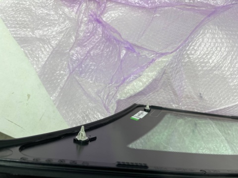 Szyba boczna Mercedes w213 KOMBI AMG E-klasa 16-23r. NOWA lewa tylna karoseryjna ANTENA jasna CZARNA RAMKA lewy tył oryginalna