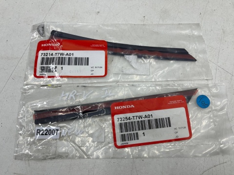 Uszczelka Honda HR-V II 13-21r. NOWA guma szyby klapy bagażnika uszczelnienie szyby prawa lewa KPL 74440-t7a-003 Uszczelka Honda HR-V II 13-21r. NOWA guma szyby klapy bagażnika uszczelnienie szyby prawa lewa KPL 74440-t7a-003