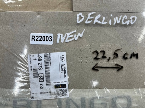 Znaczek Citroen Berlingo 3 III + Multispace 18r.- NOWY napis znaczek emblemat na klapę bagażnika ORYGNALNY 98273683dx Znaczek Citroen Berlingo 3 III + Multispace 18r.- NOWY napis znaczek emblemat na klapę bagażnika ORYGNALNY 98273683dx