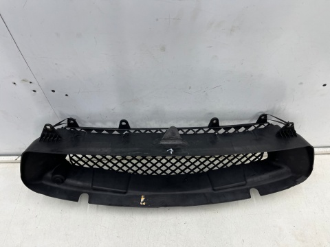 Osłona chłodnicy Maserati Ghibli 13-24r. kierownica powietrza pasa przedniego wlot atrapy kratka tylna Osłona chłodnicy Maserati Ghibli 13-24r. kierownica powietrza pasa przedniego wlot atrapy kratka tylna