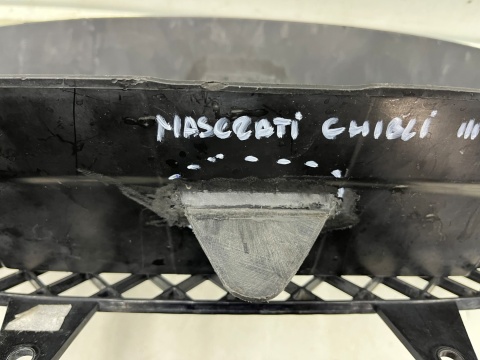 Osłona chłodnicy Maserati Ghibli 13-24r. kierownica powietrza pasa przedniego wlot atrapy kratka tylna Osłona chłodnicy Maserati Ghibli 13-24r. kierownica powietrza pasa przedniego wlot atrapy kratka tylna