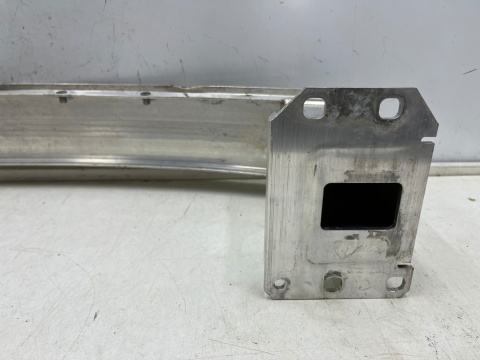 Belka zderzaka Porsche Taycan 9j Audi e-tron GT 19r.- przednie wzmocnienie pasa przód nieuszkodzone 9j1805241b