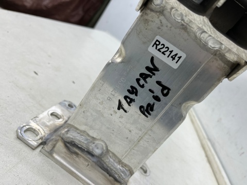 Belka zderzaka Porsche Taycan 9j Audi e-tron GT 19r.- przednie wzmocnienie pasa przód nieuszkodzone 9j1805241b