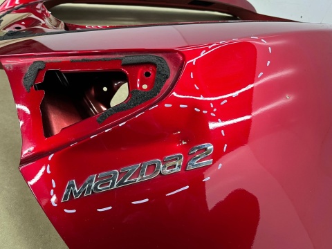 Klapa bagażnika Mazda 2 III DJ 14r.- Klapa bagażnika Mazda 2 III DJ 14r.-