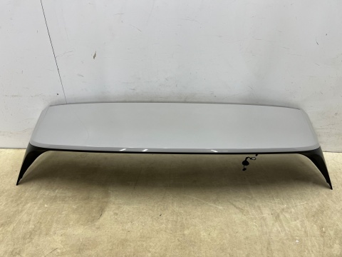 Spoiler Porsche Cayenne III 9y 17r.- kolor M9A lotka na dach klapy bagażnika 9y0827937 Spoiler Porsche Cayenne III 9y 17r.- kolor M9A lotka na dach klapy bagażnika 9y0827937