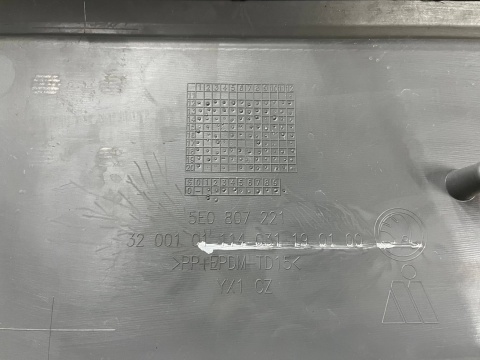 Zderzak przedni Skoda Octavia 3 III 12-16r. Przedlift przód 5E0807221 Zderzak przedni Skoda Octavia 3 III 12-16r. Przedlift przód 5E0807221