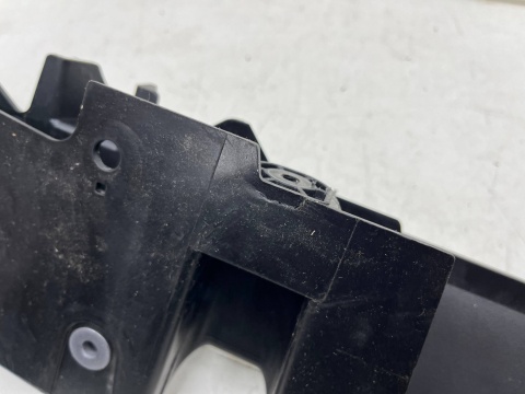 Belka zderzaka MG ZS EV lift 21r.- przednie wzmocnienie GÓRNE pasa atrapy ślizg absorber plastikowy p10918524 Belka zderzaka MG ZS EV lift 21r.- przednie wzmocnienie GÓRNE pasa atrapy ślizg absorber plastikowy p10918524