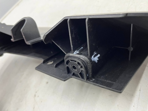 Belka zderzaka MG ZS EV lift 21r.- przednie wzmocnienie GÓRNE pasa atrapy ślizg absorber plastikowy p10918524 Belka zderzaka MG ZS EV lift 21r.- przednie wzmocnienie GÓRNE pasa atrapy ślizg absorber plastikowy p10918524