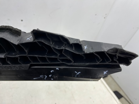 Belka zderzaka Toyota Corolla E21 XII 18r.- przednie DOLNE wzmocnienie chłodnic + absorber plastikowy 52618-02180 Belka zderzaka Toyota Corolla E21 XII 18r.- przednie DOLNE wzmocnienie chłodnic + absorber plastikowy 52618-02180