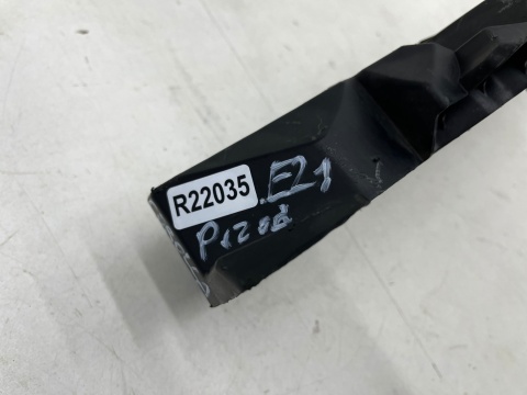 Belka zderzaka Toyota Corolla E21 XII 18r.- przednie DOLNE wzmocnienie chłodnic + absorber plastikowy 52618-02180 Belka zderzaka Toyota Corolla E21 XII 18r.- przednie DOLNE wzmocnienie chłodnic + absorber plastikowy 52618-02180