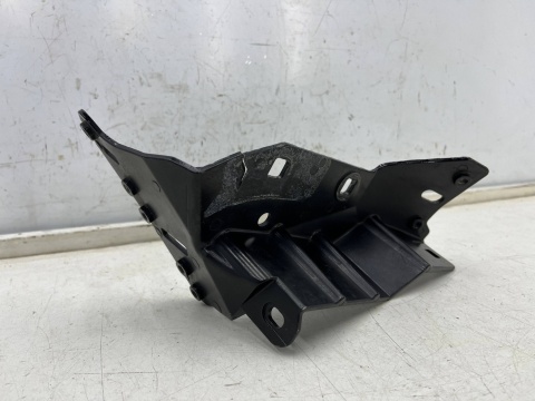 Mocowanie błotnika Range Rover Evoque II L551 18r.- prawe przednie mocowanie błotnika wspornik podpora prawy przód