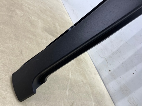 Nakładka progu Hyundai Bayon 21r.- PRAWA listwa progowa zewnętrzna prawy próg 87751-q0400 Nakładka progu Hyundai Bayon 21r.- PRAWA listwa progowa zewnętrzna prawy próg 87751-q0400