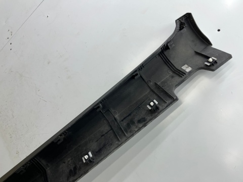 Nakładka progu Hyundai Bayon 21r.- PRAWA listwa progowa zewnętrzna prawy próg 87751-q0400 Nakładka progu Hyundai Bayon 21r.- PRAWA listwa progowa zewnętrzna prawy próg 87751-q0400