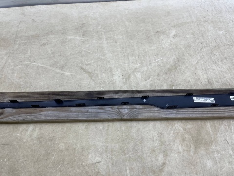 Nakładka progu Panamera III 972 976 23r.- PRAWA listwa progowa zewnętrzna nakladka listewka ozdobna prawy próg 976853058