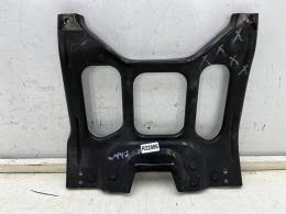 Pas przedni Mercedes Vito w447 14r.- środkowe mocowanie zamka maski lącznik belki zderzaka i pasa a4478801003