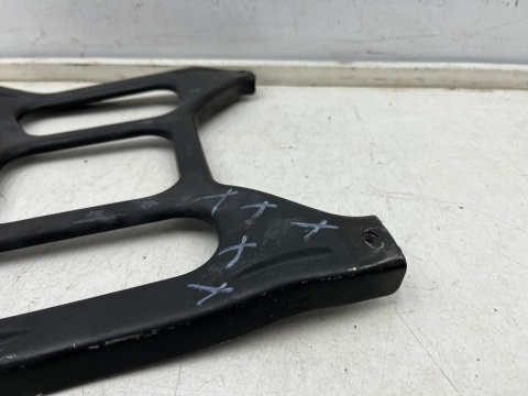 Pas przedni Mercedes Vito w447 14r.- środkowe mocowanie zamka maski lącznik belki zderzaka i pasa a4478801003 Pas przedni Mercedes Vito w447 14r.- środkowe mocowanie zamka maski lącznik belki zderzaka i pasa a4478801003