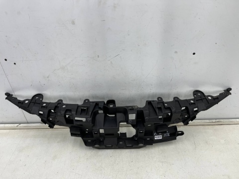 Pas przedni Toyota Corolla E21 XII 18r.- ślizg środkowe mocowanie górne atrapy zderzaka 53114-02530