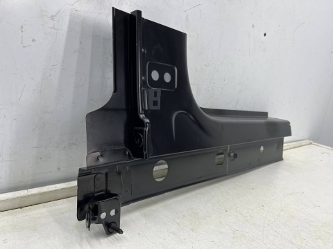 Poszycie Macan I 95b 14r.- LEWY przedni próg dolny słupek ćwiartka NOWE ORYGINALNE lewy środek Poszycie Macan I 95b 14r.- LEWY przedni próg dolny słupek ćwiartka NOWE ORYGINALNE lewy środek