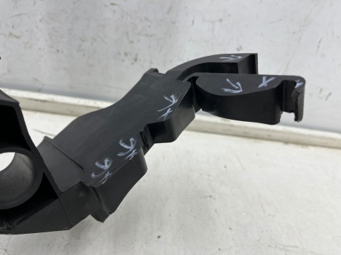 Ślizg Audi A4 B8 07-11r. LEWE przednie mocowanie reflektora okular wspornik pasa pod lampę lewy przód 8k0805607l